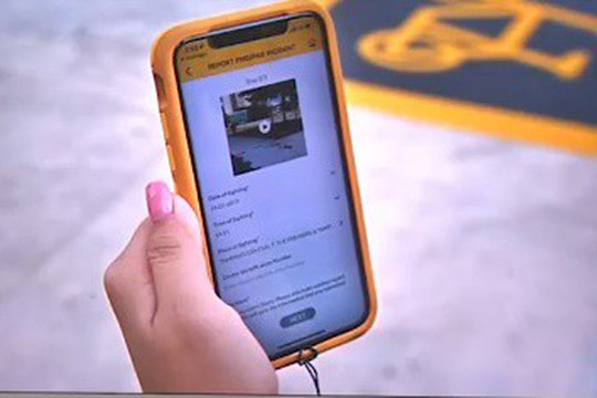 Singapore ra mắt ứng dụng điện thoại báo người vi phạm giao thông