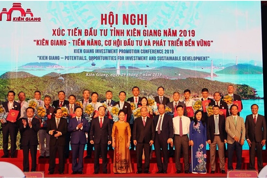 Thủ tướng dự Hội nghị xúc tiến đầu tư tỉnh Kiên Giang