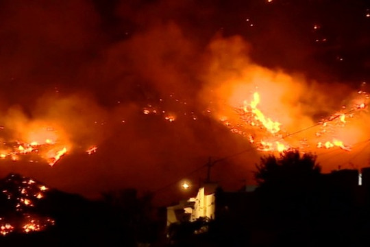 Tây Ban Nha: Cháy rừng lan rộng, khoảng 1000 người phải sơ tán khẩn cấp