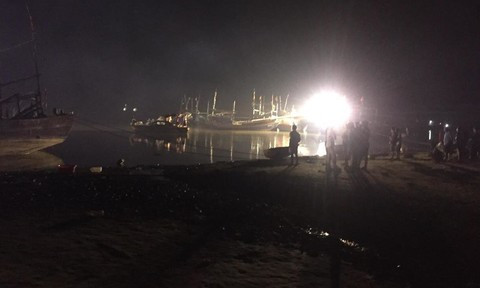 Thanh Hóa: Kinh hoàng tàu cá nổ như bom làm 2 người chết, 5 người bị thương