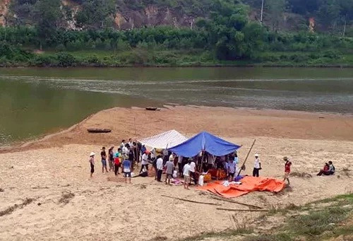 Hà Tĩnh: 3 học sinh đuối nước khi tắm sông Ngàn Sâu