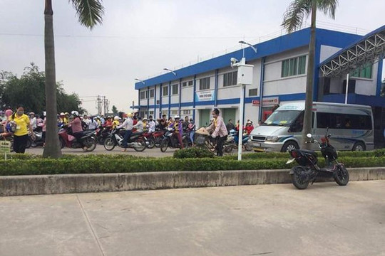 Nam Định: Thêm nhiều công nhân tại công ty sản xuất giày da nhập viện với biểu hiện khó thở, choáng váng
