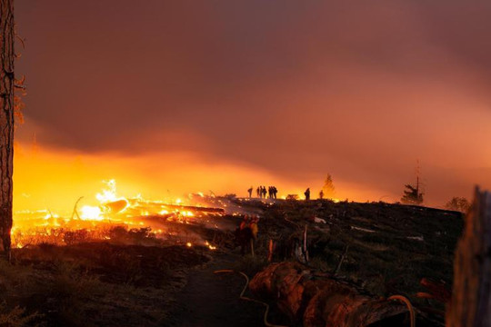 Mỹ: 180.000 người tiếp tục được sơ tán khẩn cấp vì cháy rừng tại California