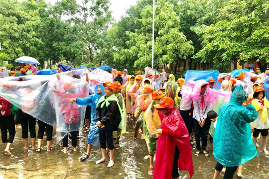 Quảng Nam: Gần 500 học sinh, giáo viên tham gia diễn tập ứng phó sóng thần