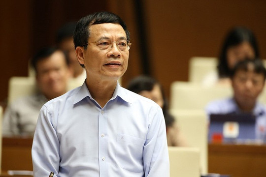 Bộ trưởng Bộ TT&TT Nguyễn Mạnh Hùng lần đầu trả lời chất vấn Quốc hội