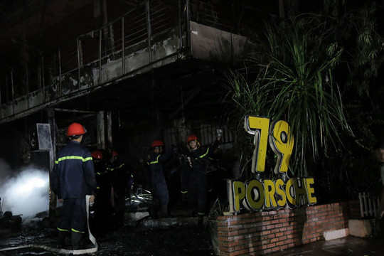 Đắk Lắk: Quán bar bốc cháy lúc nửa đêm, hàng chục khách tháo chạy