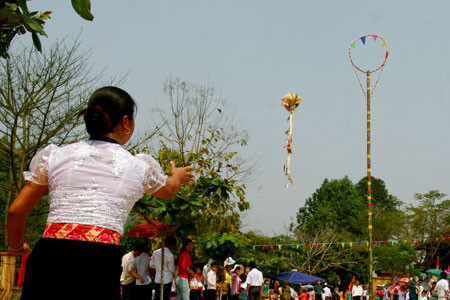 Lai Châu: Tổ chức lễ hội ném còn ba nước Việt – Lào – Trung