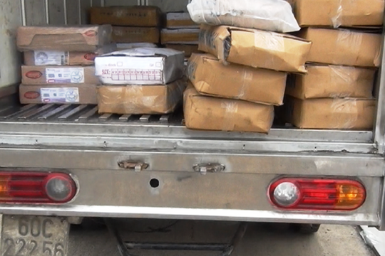 Quảng Nam: Bắt xe tải chở thực phẩm không rõ nguồn gốc làm thức ăn cho công nhân