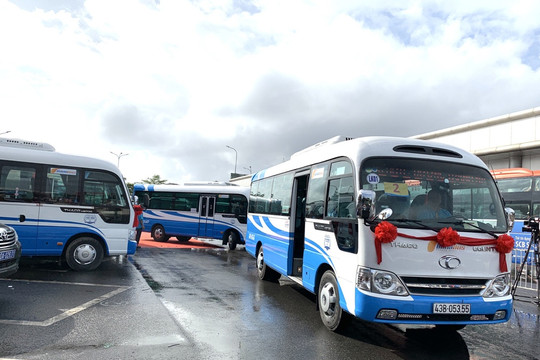 Khai trương tuyến xe buýt nối Đà Nẵng – Huế