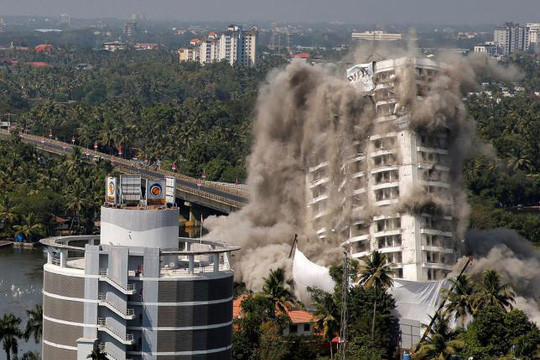 Ấn Độ: Dùng thuốc nổ đánh sập tòa nhà chung cư cao cấp vì vi phạm môi trường