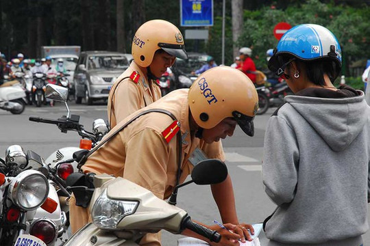 Vi phạm giao thông có thể nộp phạt qua Cổng dịch vụ công quốc gia