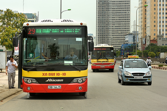 Phục vụ nhu cầu đi lại của người dân, Hà Nội sẽ tiếp tục mở thêm 17 tuyến buýt
