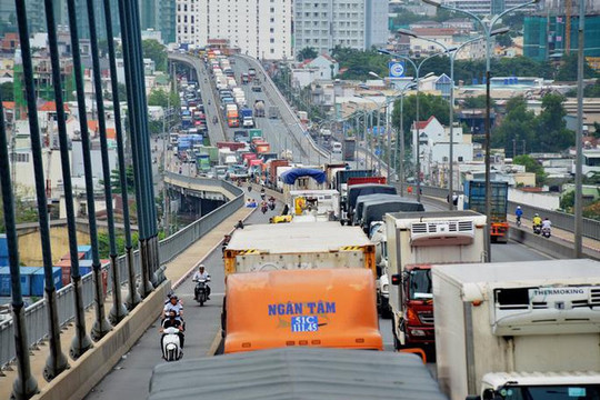 TP.HCM: Nghiên cứu hạn chế xe vận chuyển hàng hóa ban ngày