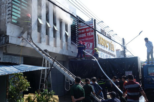 An Giang: Cháy lớn tại khu tập thể Trung tâm Văn hóa nghệ thuật tỉnh