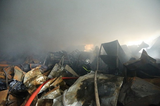 Gia Lâm (Hà Nội): Cháy lớn tại khu công nghiệp Phú Thị