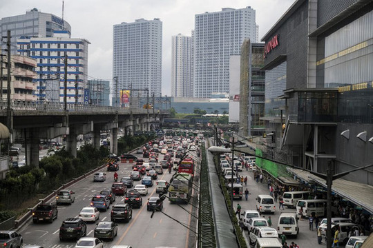 Philippines chi tiền khuyến khích dân rời thành phố trở về quê