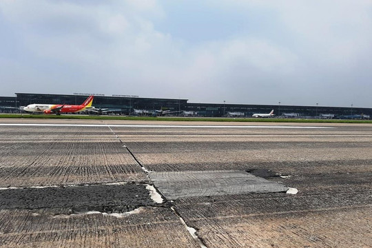 [Infographics] Lưu ý hành khách trong thời gian sửa sân bay Nội Bài và Tân Sơn Nhất