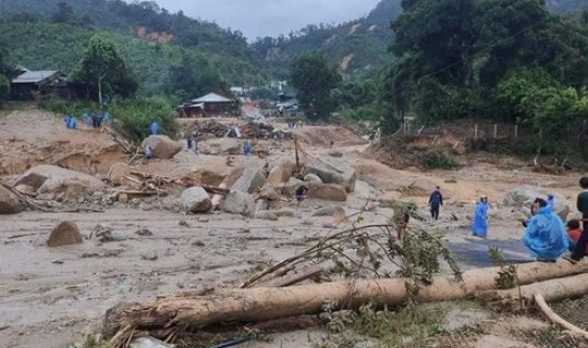 Thêm một vụ sạt lở núi ở Quảng Nam, 11 người bị vùi lấp