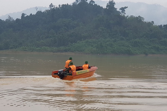 Tiếp tục tìm kiếm các nạn nhân mất tích ở xã Trà Leng