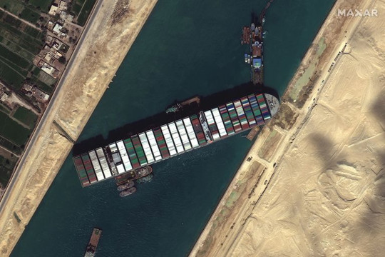 [Infographics] Vụ tàu Ever Given mắc cạn trên kênh đào Suez