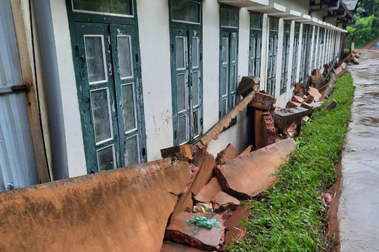 Điện Biên: Mưa lũ và dông lốc gây thiệt hại nhiều nhà cửa