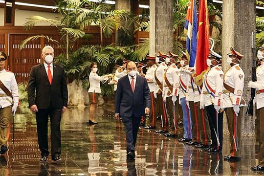 Chủ tịch Cuba chủ trì Lễ đón Chủ tịch nước Nguyễn Xuân Phúc