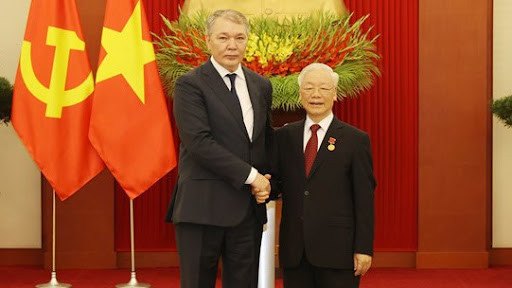 Tổng Bí thư Nguyễn Phú Trọng nhận giải thưởng Lê-nin