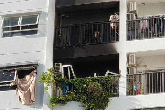 Cháy chung cư Carillon 5 ở TP Hồ Chí Minh, hai người tử vong