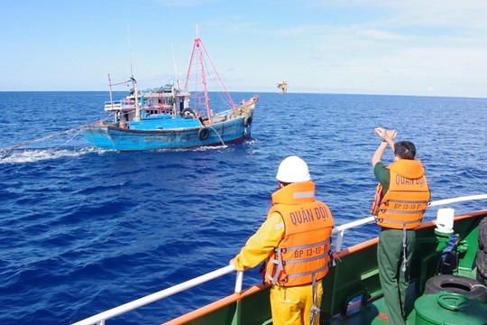 Tuần tra bảo vệ an ninh, an toàn tuyến đường ống dẫn khí dưới biển