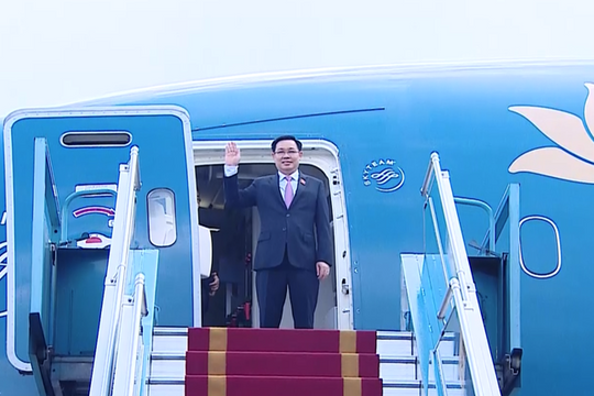 Chủ tịch Quốc hội Vương Đình Huệ lên đường thăm chính thức nước Cộng hòa dân chủ nhân dân Lào