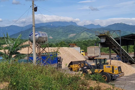 Quảng Trị: Thiếu thủ tục pháp lý, doanh nghiệp sản xuất dăm gỗ hoạt động rầm rộ tại Đakrông