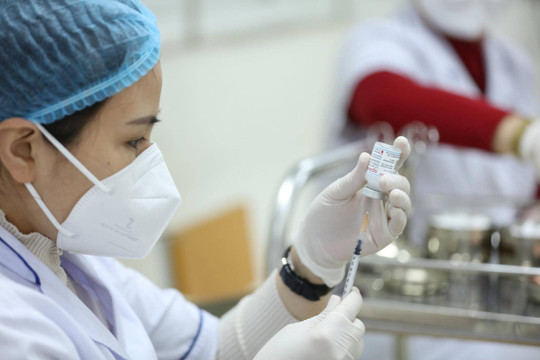 Hà Nội: Triển khai tiêm vaccine COVID-19 mũi 4 cho người dân