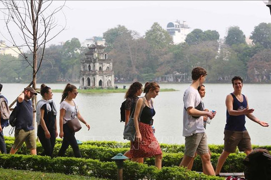 Khách du lịch đến Hà Nội trong 6 tháng đầu năm tăng gần 3 lần so với năm trước