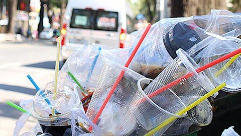 Ấn Độ: Cấm hoàn toàn việc sử dụng nhựa dùng một lần từ 1/7