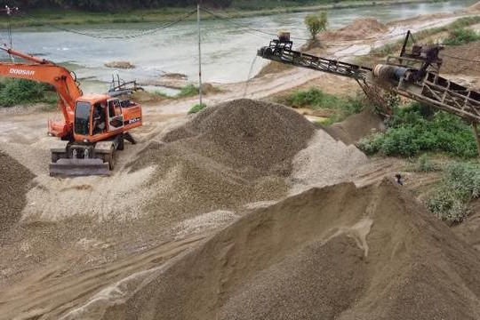 Hà Nội: Tăng 90% mức thu phí bảo vệ môi trường đối với khai thác cát