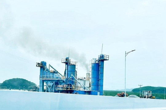 Quảng Ninh: Xử phạt 50 triệu đồng một doanh nghiệp vì xả khí thải vượt mức cho phép