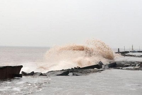 Xuất hiện sóng biển cao từ 2,0-4,0m trên vùng biển từ Bình Thuận-Cà Mau