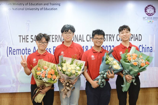 Đội tuyển Việt Nam giành 4 huy chương vàng Olympic Hóa học quốc tế
