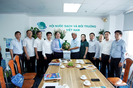 Chủ tịch VUSTA Phan Xuân Dũng thăm, làm việc với Hội Nước sạch và Môi trường Việt Nam