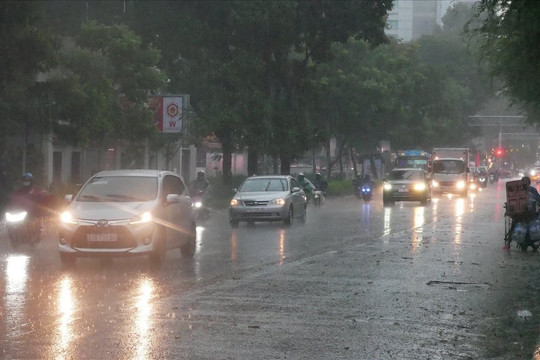 Vì sao TP Hồ Chí Minh liên tục xuất hiện mưa lớn?