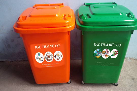 Phú Yên hỗ trợ thùng ủ rác cho hộ gia đình