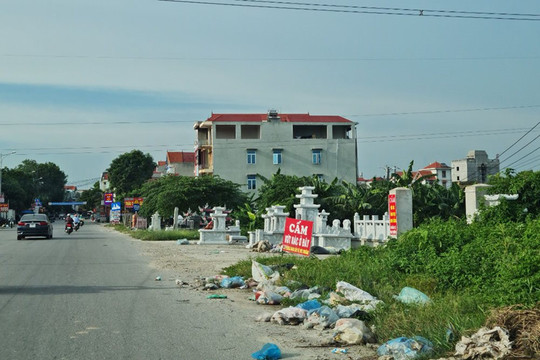 Bức xúc điểm tập kết rác thải gây ô nhiễm môi trường tại Bắc Giang