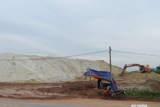 Nghi Sơn (Thanh Hóa) - Bài 2: Việc phản ánh của nhân dân về Bãi tập kết cát hàng nghìn mét vuông của công ty Kiên Chung gây ô nhiễm môi trường là có có sở