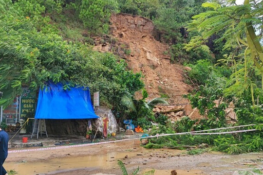 Hải Phòng: Khẩn trương xử lý sạt lở đất, đá ảnh hưởng đến khu dân cư ở Đồ Sơn