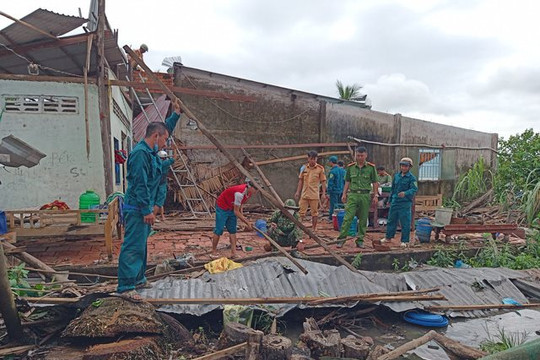 Kiên Giang: Khẩn trương hỗ trợ người dân có nhà bị tốc mái, hư hỏng do mưa lớn 