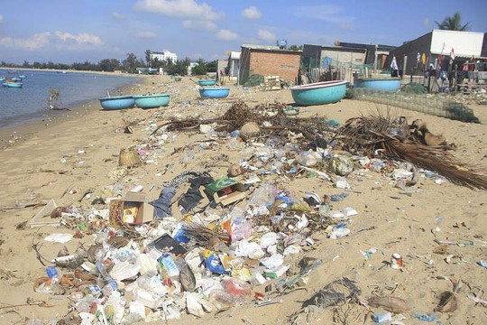 Ninh Thuận đặt mục tiêu giảm thiểu 50% rác thải nhựa trên vùng biển
