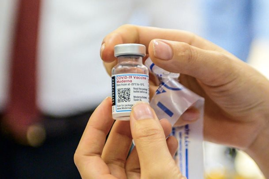 Bộ Y tế thông tin việc thiếu vaccine Moderna phòng COVID-19 tiêm cho trẻ em