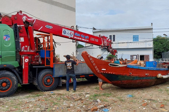 Phòng tránh bão Noru: Đà Nẵng nghiêm cấm tàu thuyền ra khơi