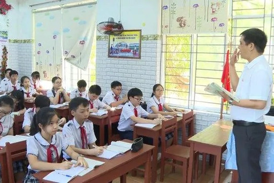 Tỉnh Quảng Trị và Quảng Ngãi cho học sinh nghỉ học để ứng phó với bão Noru