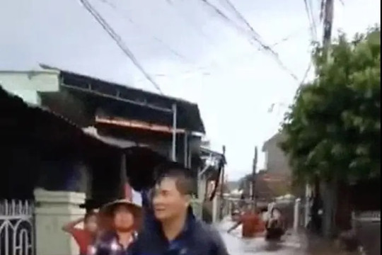 Khánh Hòa: Mưa lớn, nhiều căn nhà bị ngập sâu